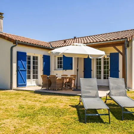 Heated Private Swimming Pool Villa In Les Forges, Next To 27-Holes Golf Course 别墅 Les Forges (Deux-Sevres)