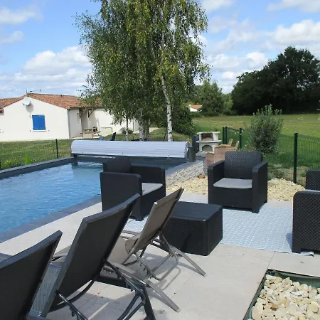 Heated Private Swimming Pool Villa In Les Forges, Next To 27-Holes Golf Course 别墅